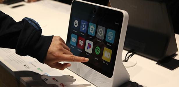 Technology tablet carousel